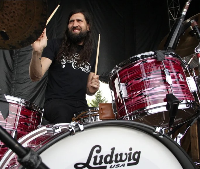 Fred Eltringham, Aquarian Drumheads artist